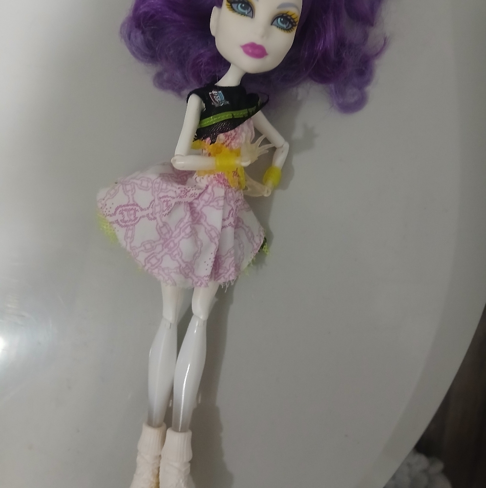 Monster HIGH DOLL